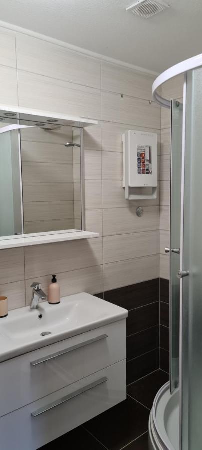 Luxury Apartments Oasis Лумбарда Екстериор снимка
